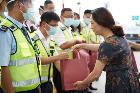 JT高溫慰問(wèn)2022071503.jpg JT高溫慰問(wèn)2022071503.jpg