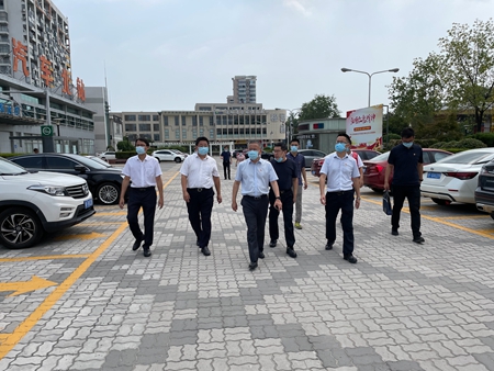 交通局領(lǐng)導(dǎo)檢查北站1_副本.jpg 交通局領(lǐng)導(dǎo)檢查北站1_副本.jpg