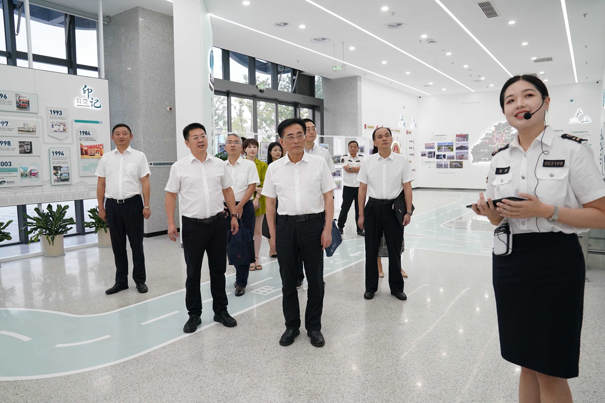 2024.9.11-1何宇健(左二)、薛佳平(左三)(水若石攝).jpg 2024.9.11-1何宇健(左二)、薛佳平(左三)(水若石攝).jpg